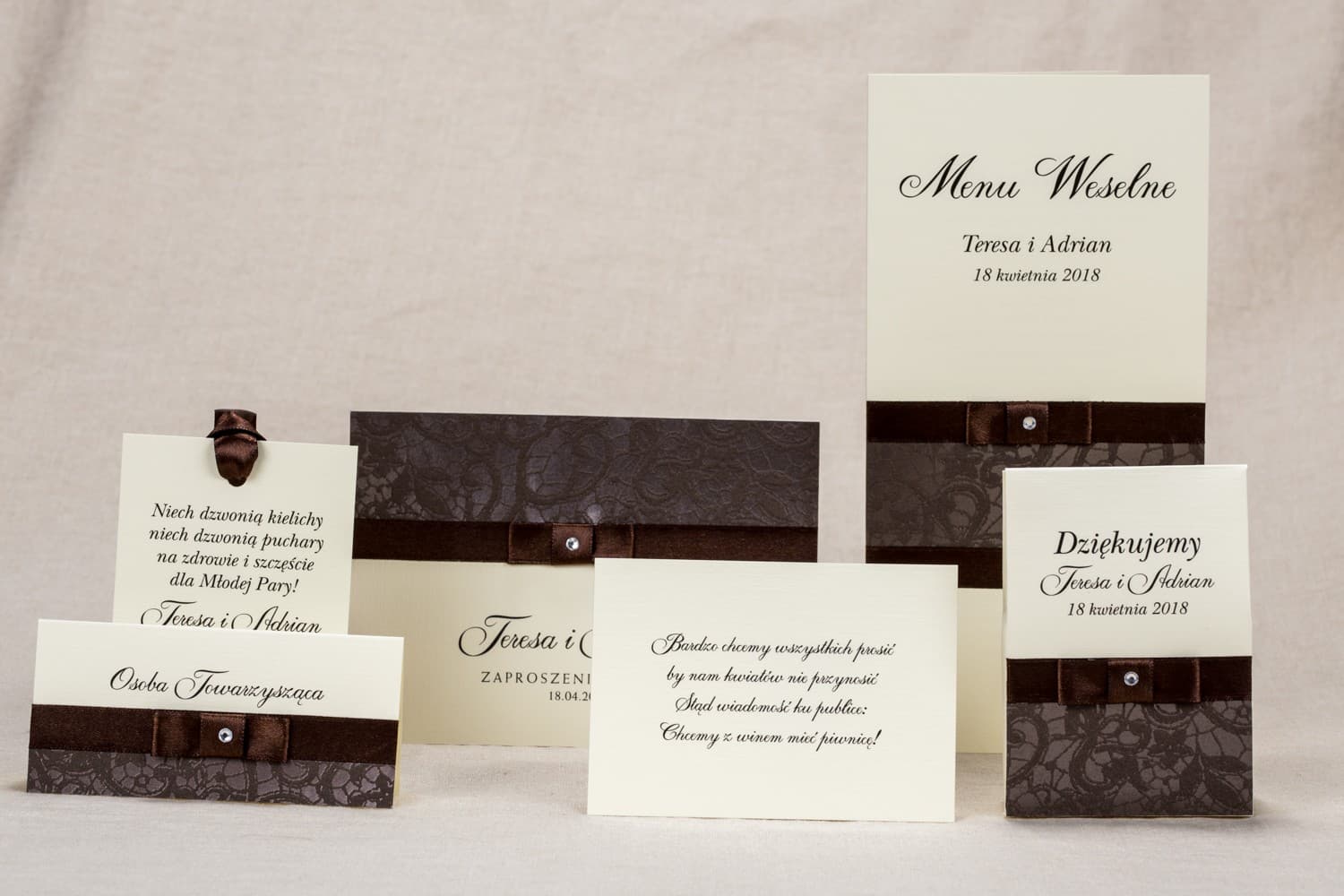 Próbki Zaproszeń Ślubnych, Zestaw z brązową koronką | Klasyczne Próbki Papeterii Ślubnej | Klaris nr 6