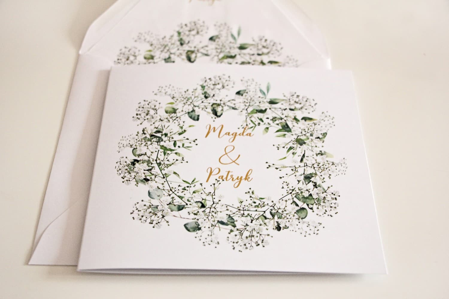 Zaproszenia ślubne botaniczne z eukaliptusem, gipsówką i złoceniem – Cykade nr 14 - 2