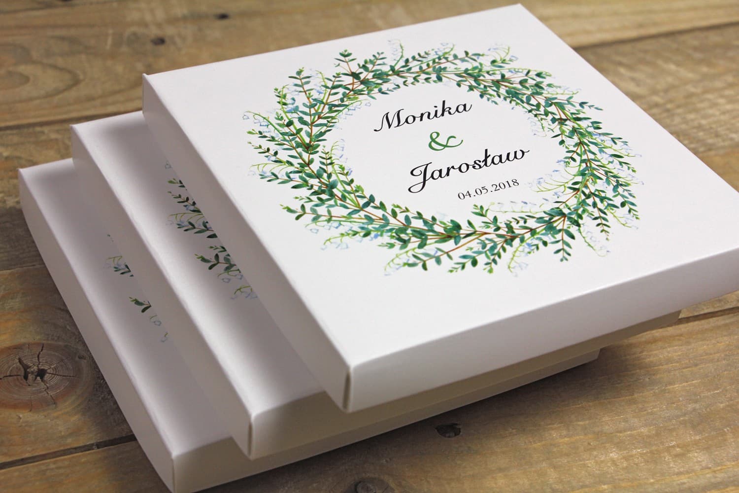 Zaproszenia ślubne w pudełku z konwaliami i pistacjową zielenią w stylu boho – Pistacjowe nr 25 - 3