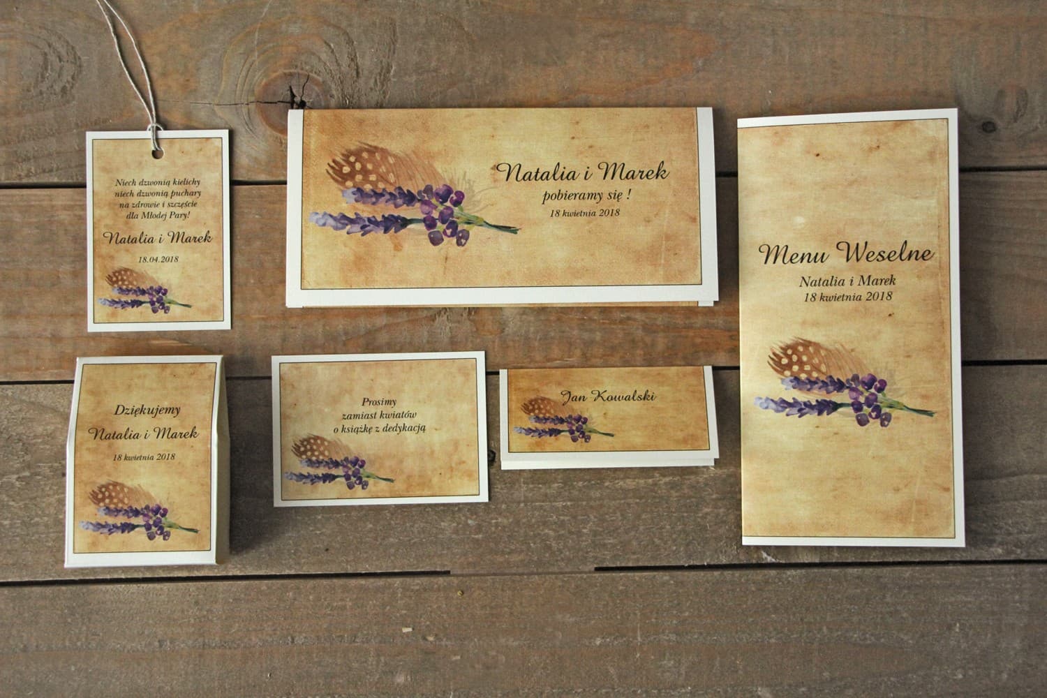 Zaproszenia ślubne rustykalne z fioletowym piórkiem w stylu boho – Karmelowe nr 3 - 3