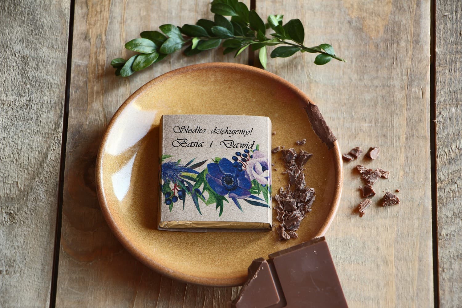 Czekoladki Ślubne z Chabrowymi Anemonami | Personalizowane Podziękowania dla Gości | Owoce Leśne nr 4