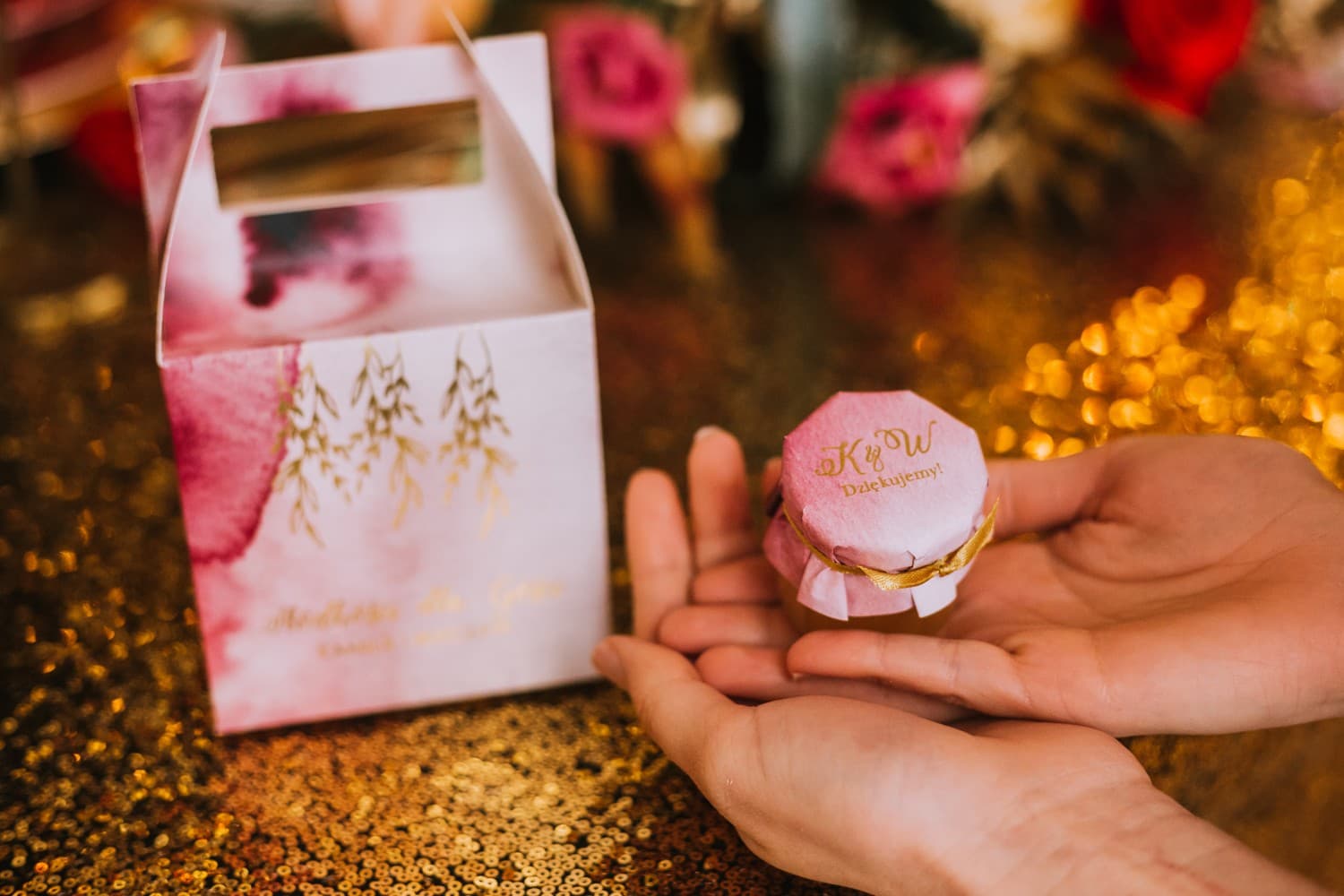 Złocone Miodki Kamira nr 1 – Słodkie Podziękowanie w Stylu Glamour