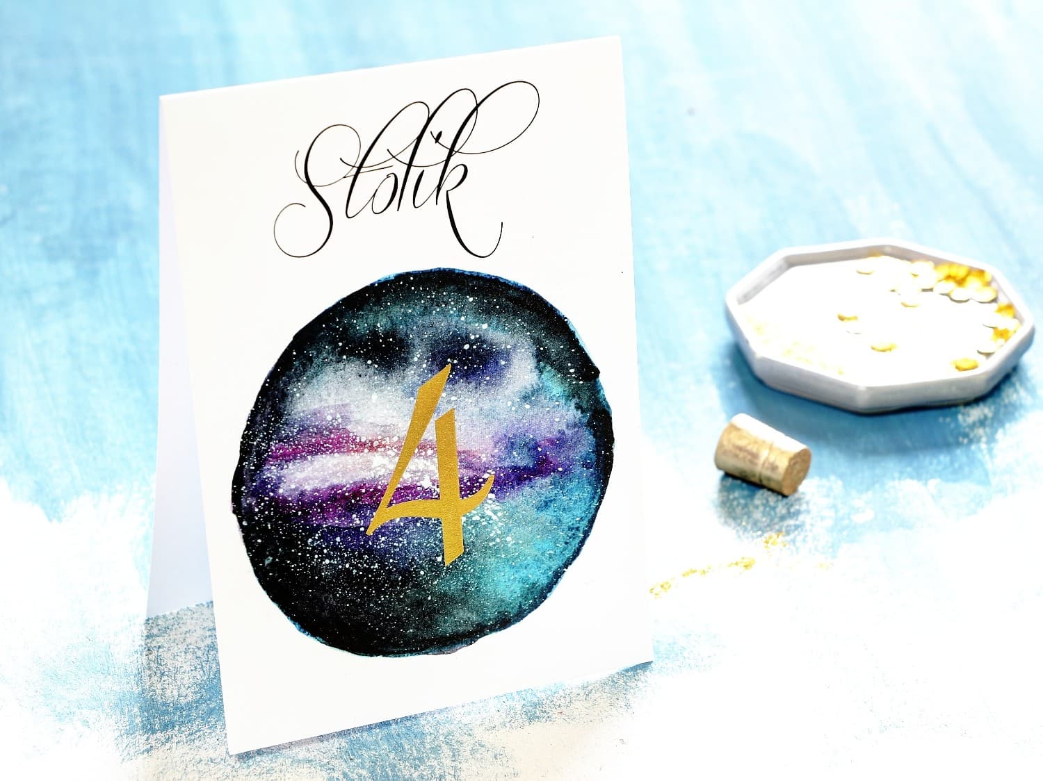 Eleganckie Numery na Stół Złocone | Granatowe Numerki Weselne Stojące Nocne Niebo | Księżycowa Noc nr 8