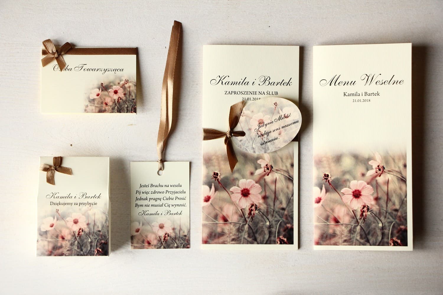 Zaproszenia ślubne jesienne w kolorze kremowym z brązową wstążką i wierszykiem Magnet nr 5 - 3