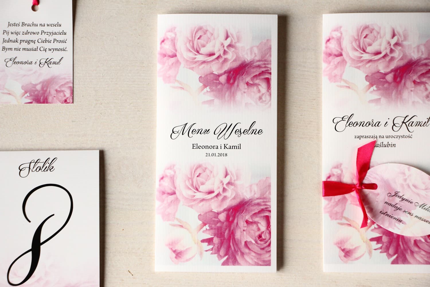 Eleganckie Składane Menu Weselne Różowe Piwonie | Karta Menu na Stół Weselny | Magnet Nr 16