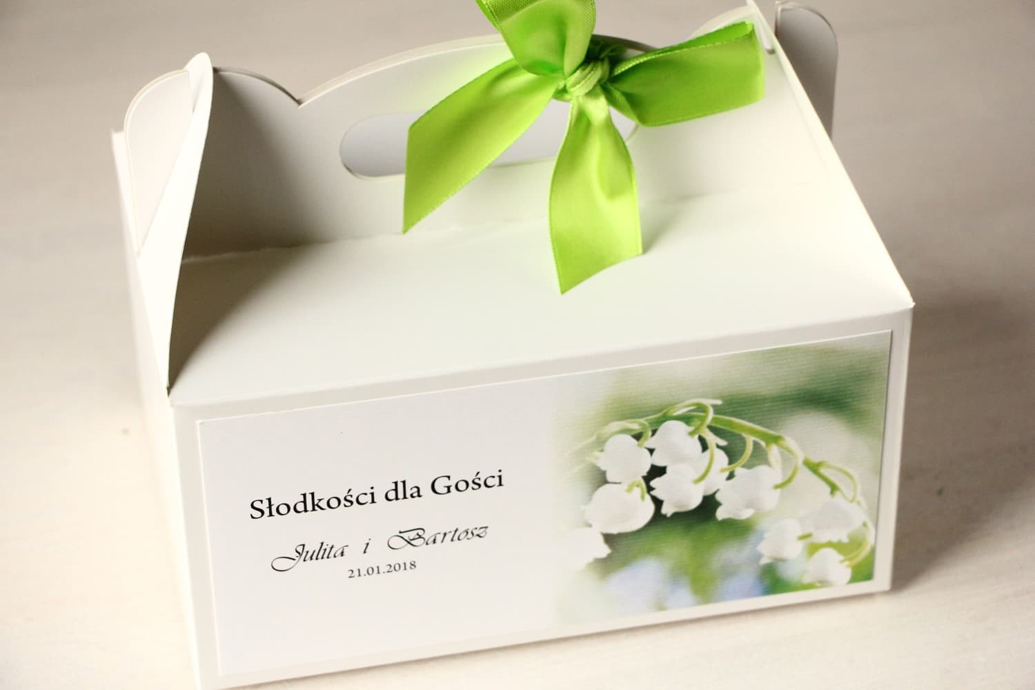 Pudełka na Ciasto Weselne z Konwaliami | Prostokątne Opakowania dla Gości | Magnet nr 11
