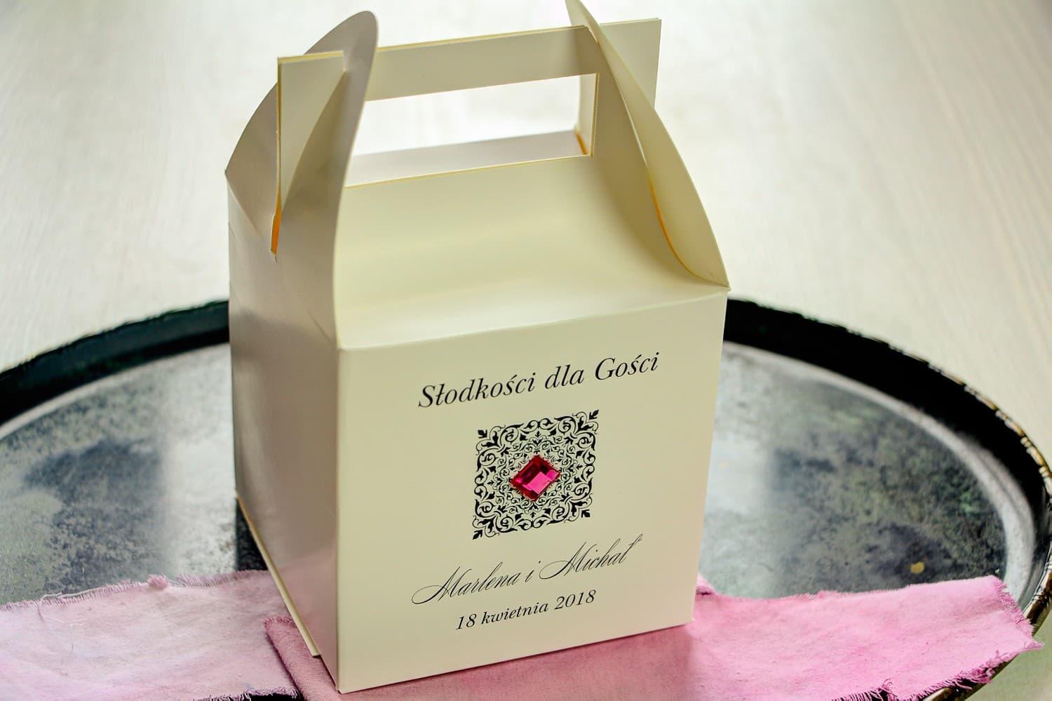 Eleganckie Pudełko na Ciasto z Ornamentem | Opakowania na Słodkości dla Gości Weselnych | Brenet nr 2
