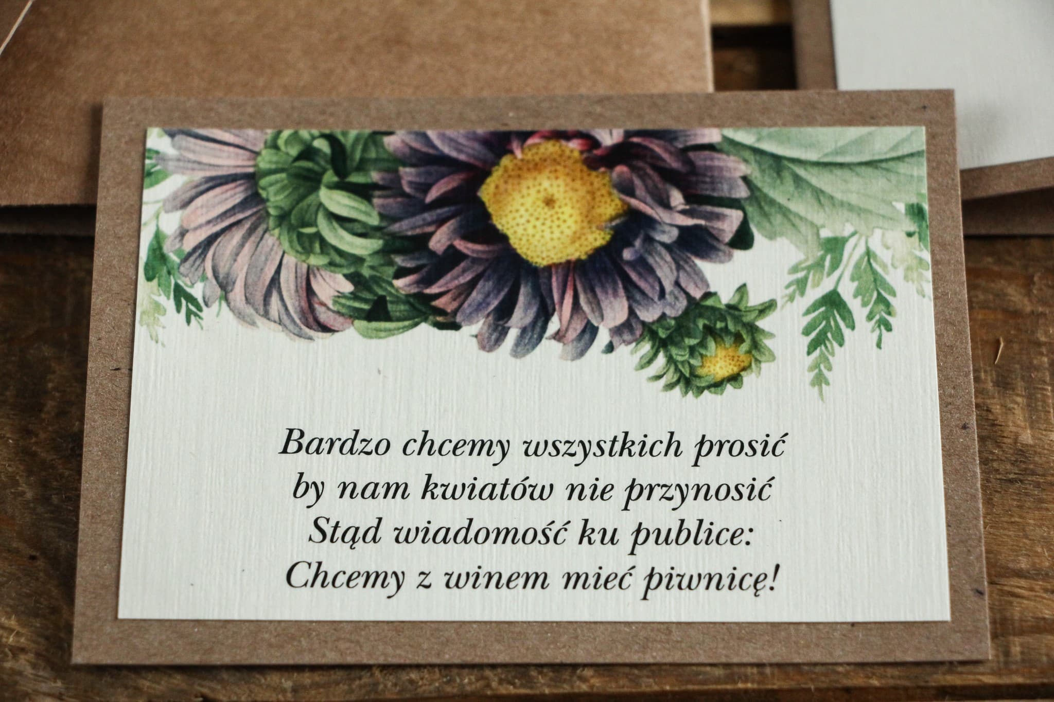 Bilecik Dwuwarstwowy z Fioletowymi Astrami | Wkładka do Zaproszeń Ślubnych Kraft | Kraft nr 3