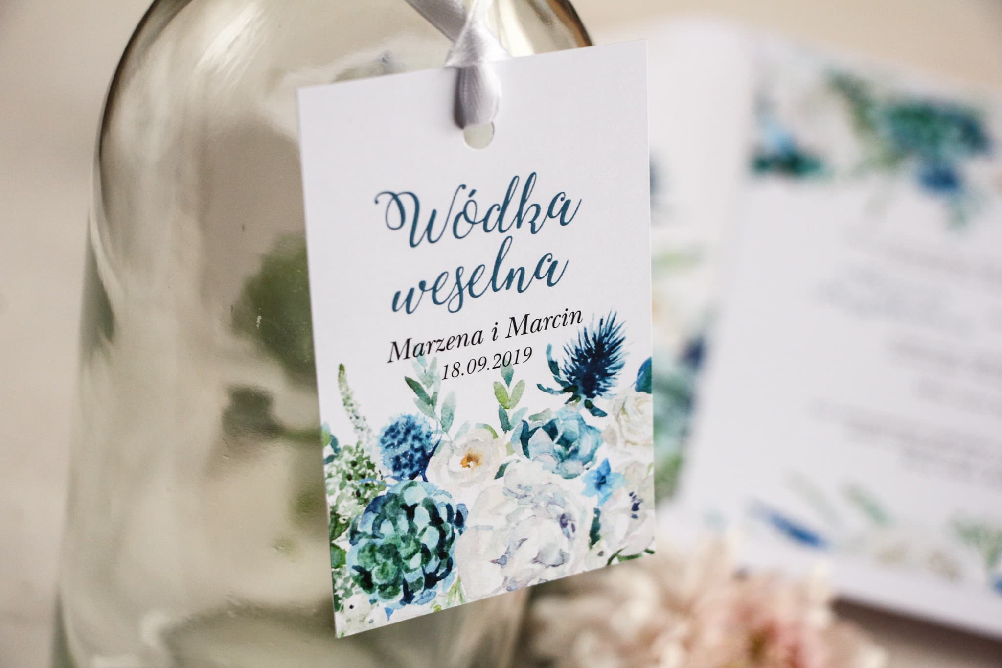 Eleganckie Zawieszki na Alkohol z Różami | Personalizowane Zawieszki na Wódkę Weselną | Aurum nr 4