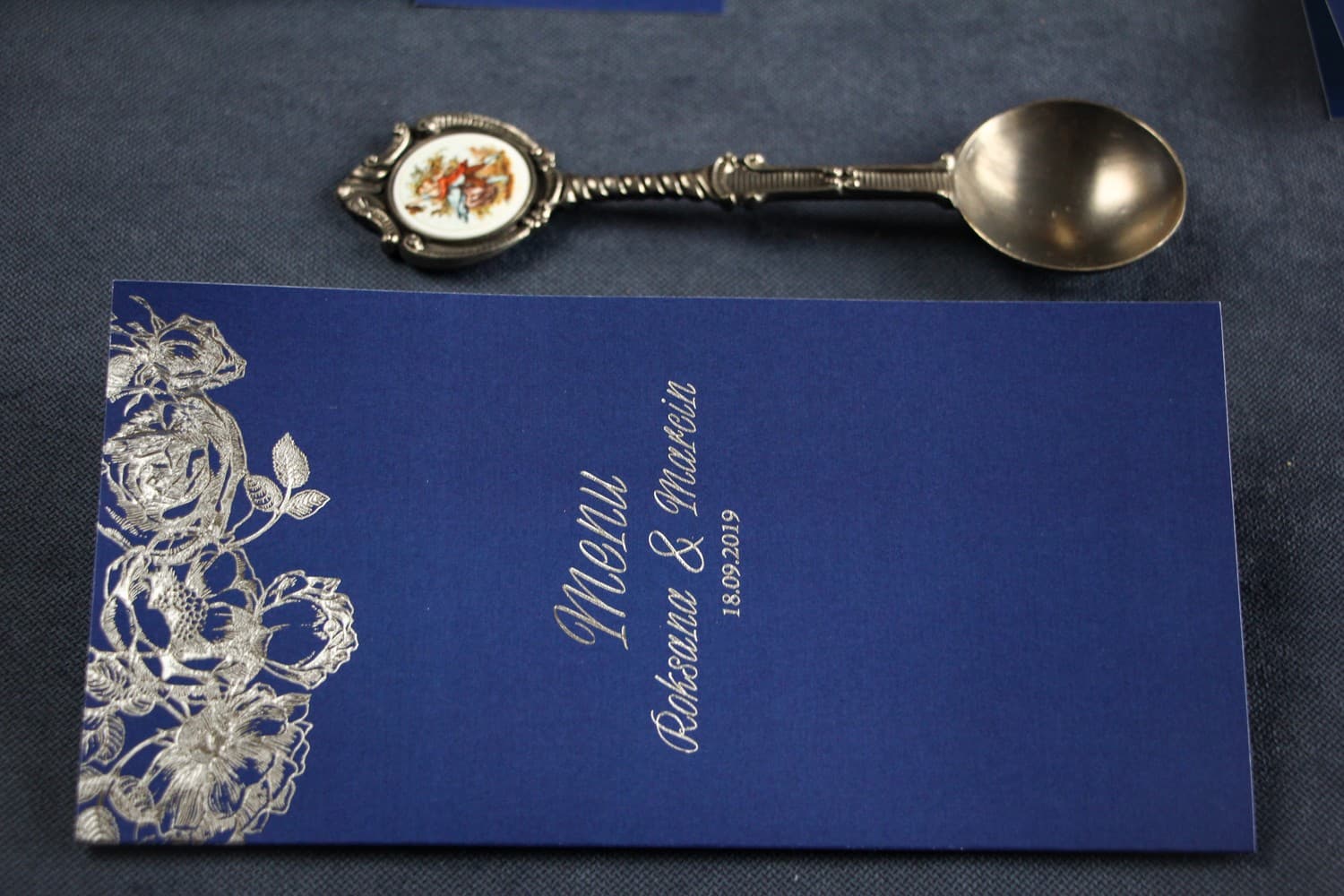 Eleganckie Menu Weselne Glamour Granatowo-Srebrne | Karta Dań na Stół Weselny | Mikado Nr 1