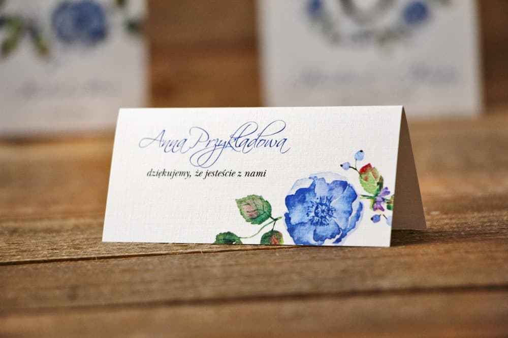 Winietki Ślubne Akwarele nr 5 – Wizytówki na Stół z Motywem Akwarelowych Chabrów