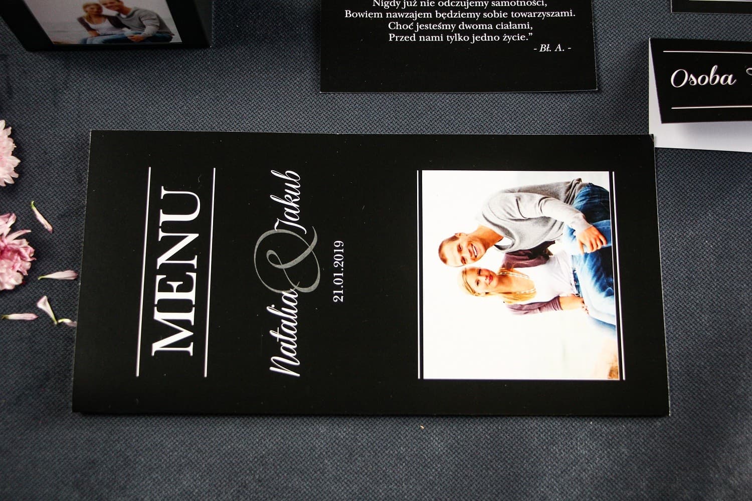 Eleganckie Czarne Menu Weselne ze Zdjęciem, Personalizowane | Karta Menu na Stół | Ze Zdjęciem Nr 1