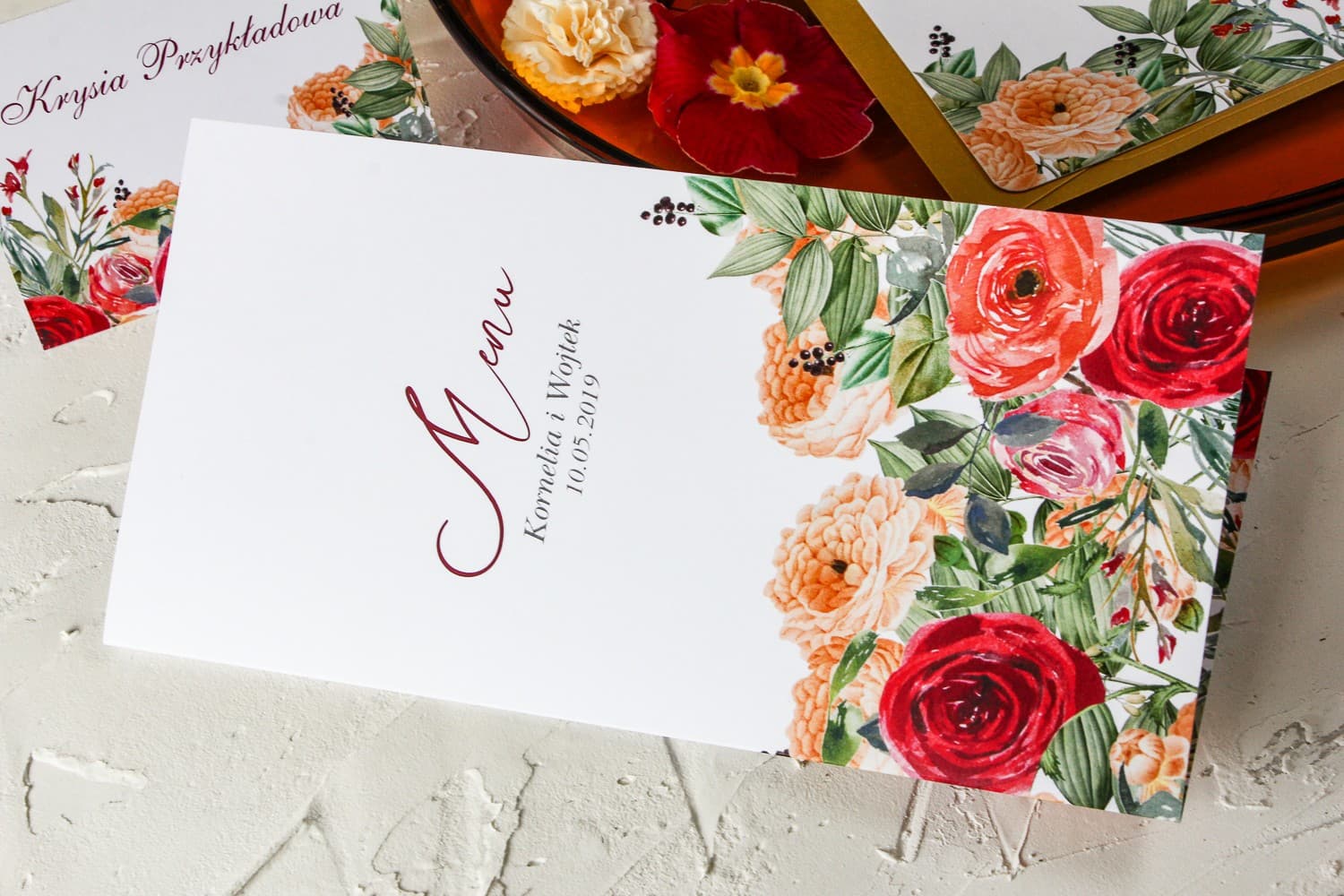 Eleganckie menu weselne amarantowo-pomarańczowe róże | Składane karty menu na stół | Wenis Nr 2