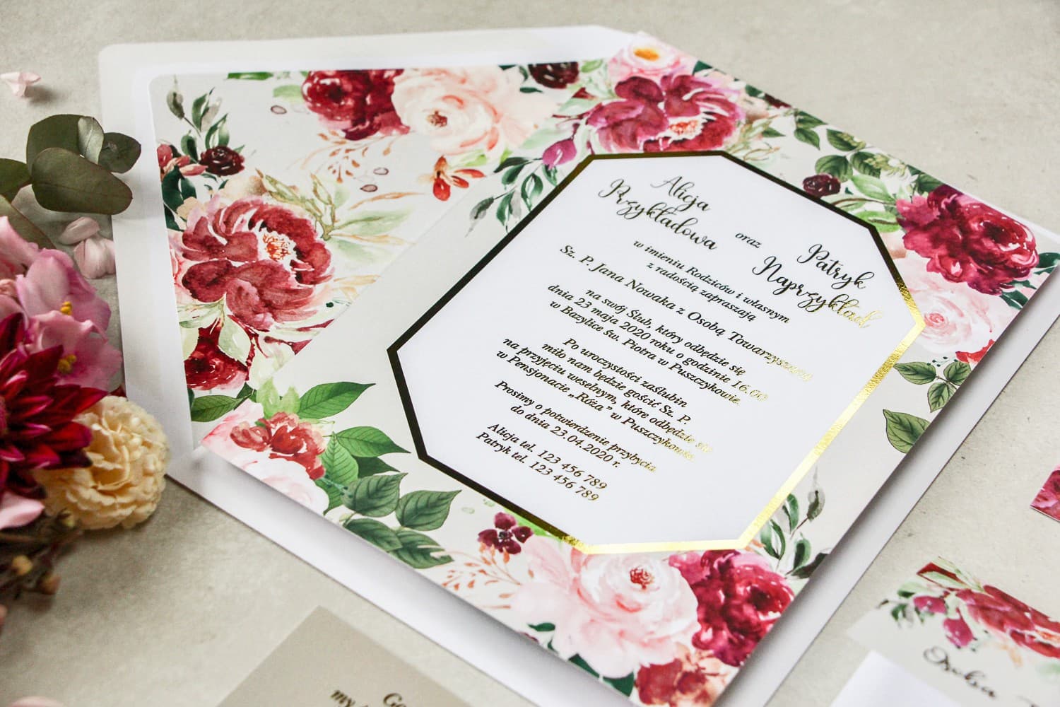 Zaproszenia ślubne złocone z różowymi piwoniami i geometryczną ramką – Lotus nr 2 - 2