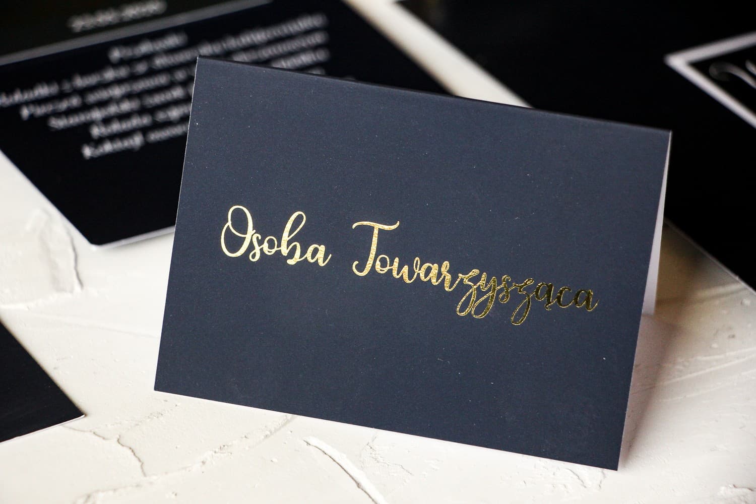 Winietki Ślubne Emerald nr 1 – Granatowe Wizytówki na Stół w Stylu Glamour