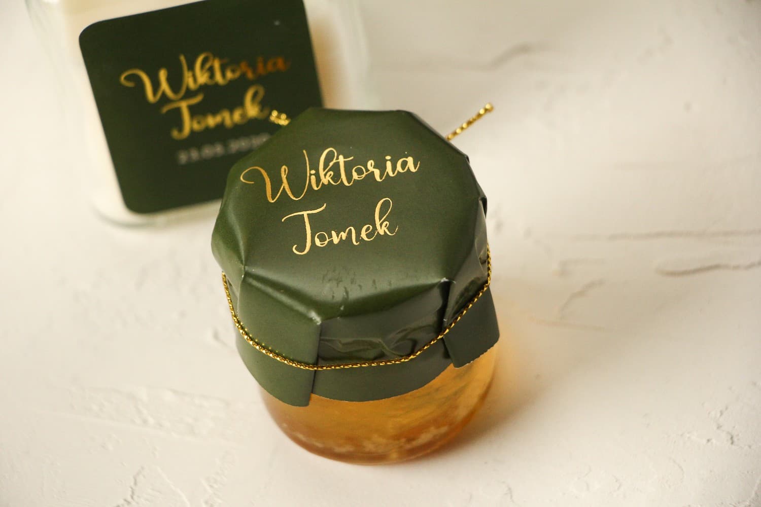 Polski Miód w Słoiczku Emerald nr 3 – Złocone Podziękowanie w Butelkowej Zieleni