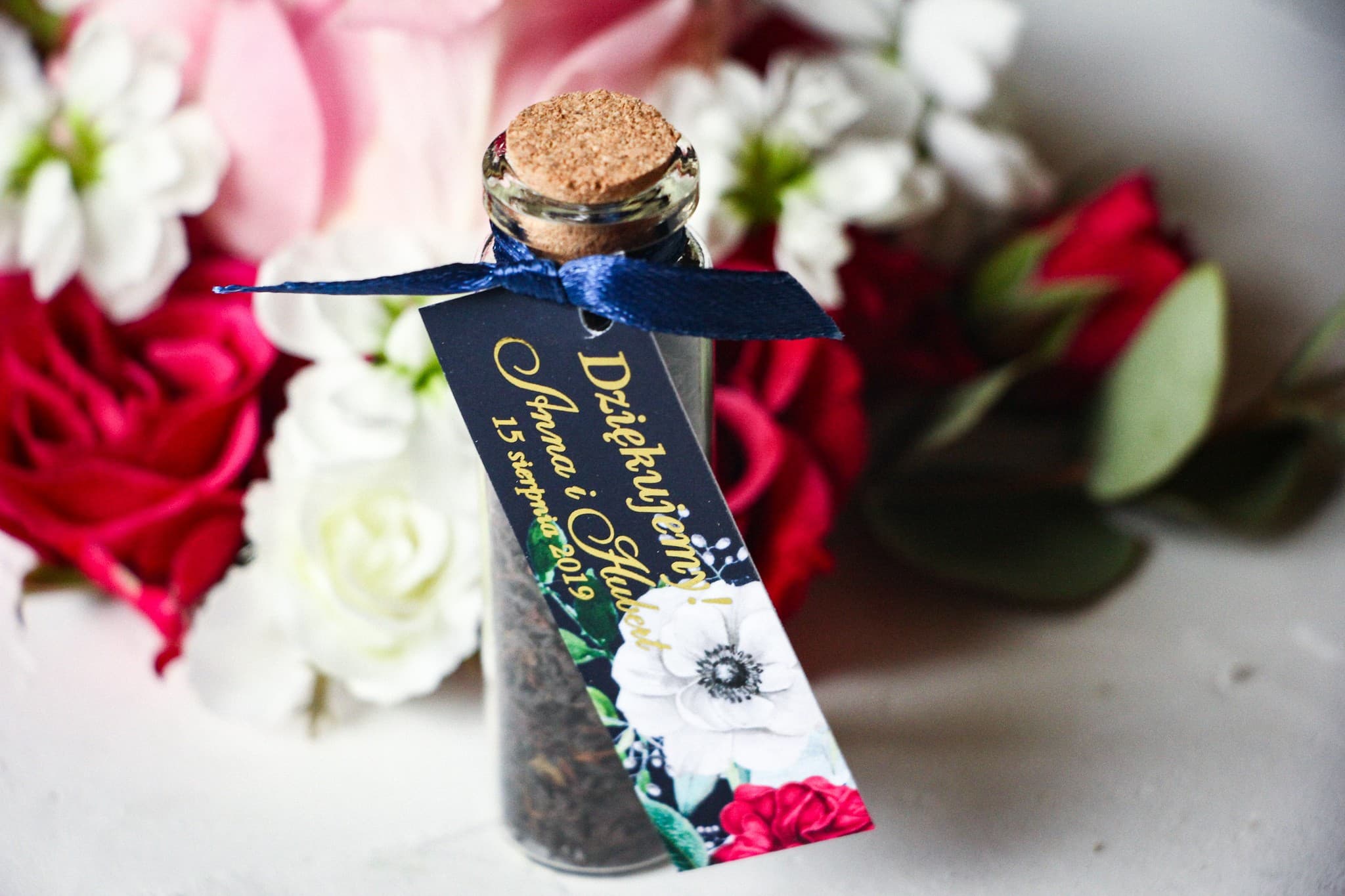 Buteleczka z Herbatą Złocona Przywieszka, Upominki | Podziękowania dla Gości Weselnych | Szafirowe nr 4