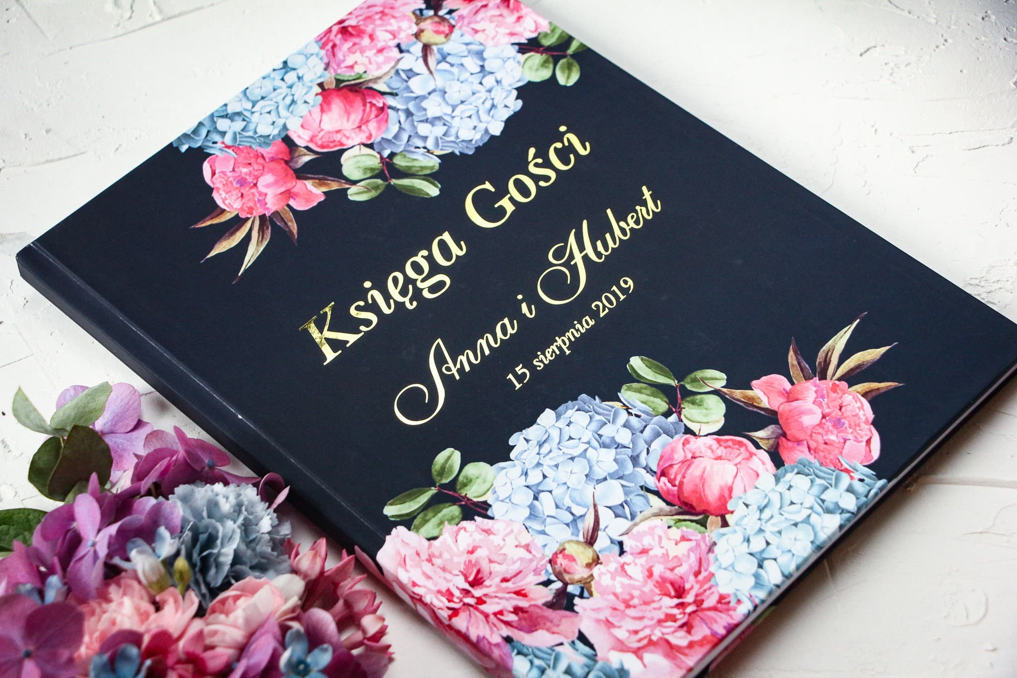 Personalizowana Księga Gości Złocona, Kwiaty Niebiesko-Różowe | Pamiątka Ślubna | Szafirowe Nr 5