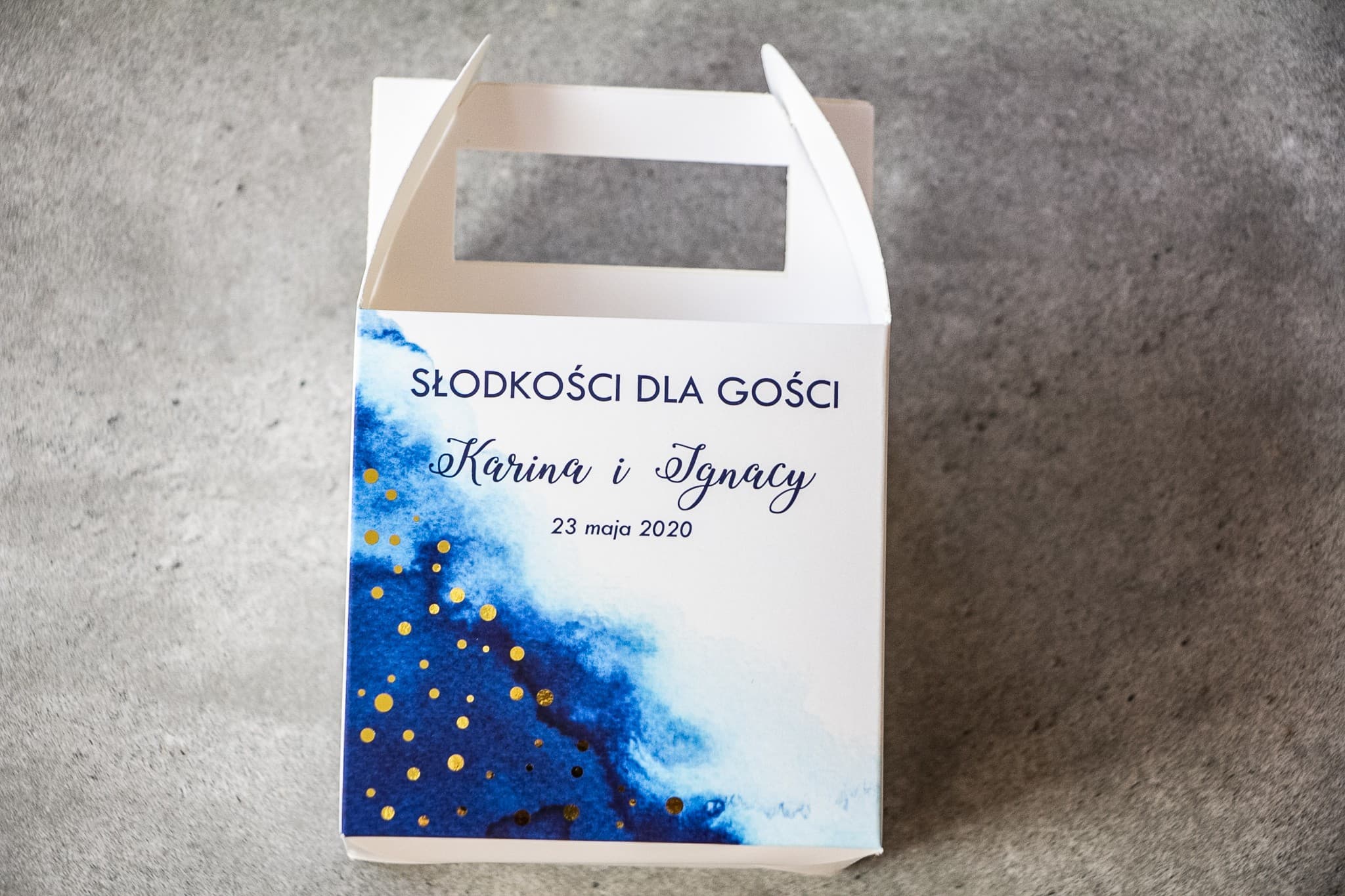 Eleganckie Pudełko na Ciasto z Rączką Niebieska Akwarela | Pudełka na Ciasto Weselne dla Gości | Bakarto nr 1