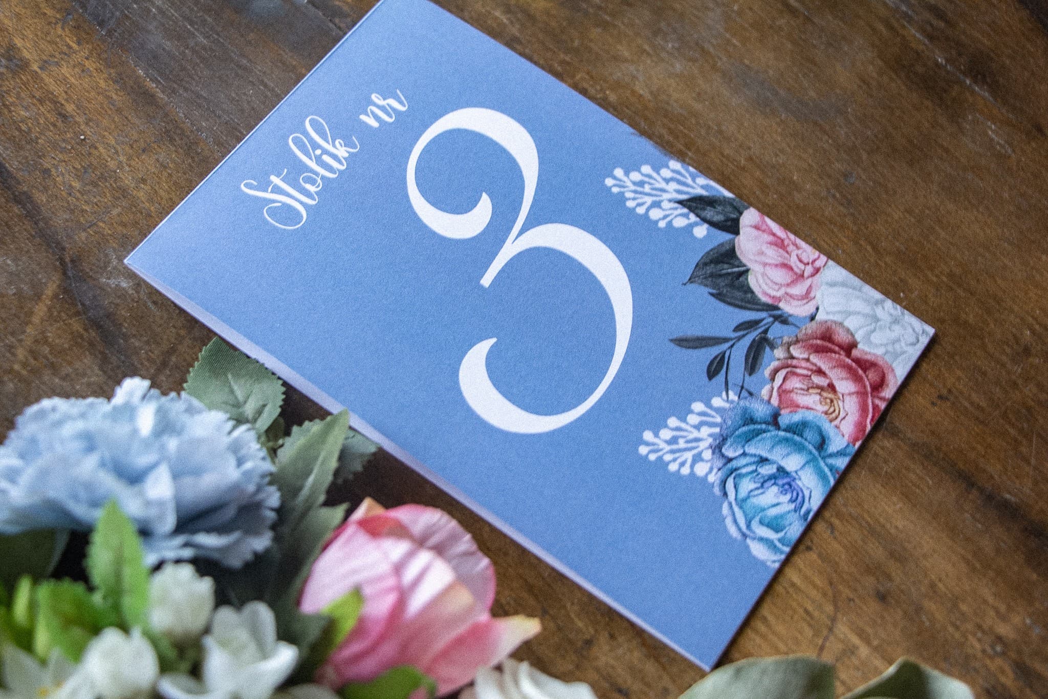 Numerki na Stół Weselny Stojące Kwiaty Piwonie | Elegancka Numeracja Stołów Vintage | Eteryczne nr 4