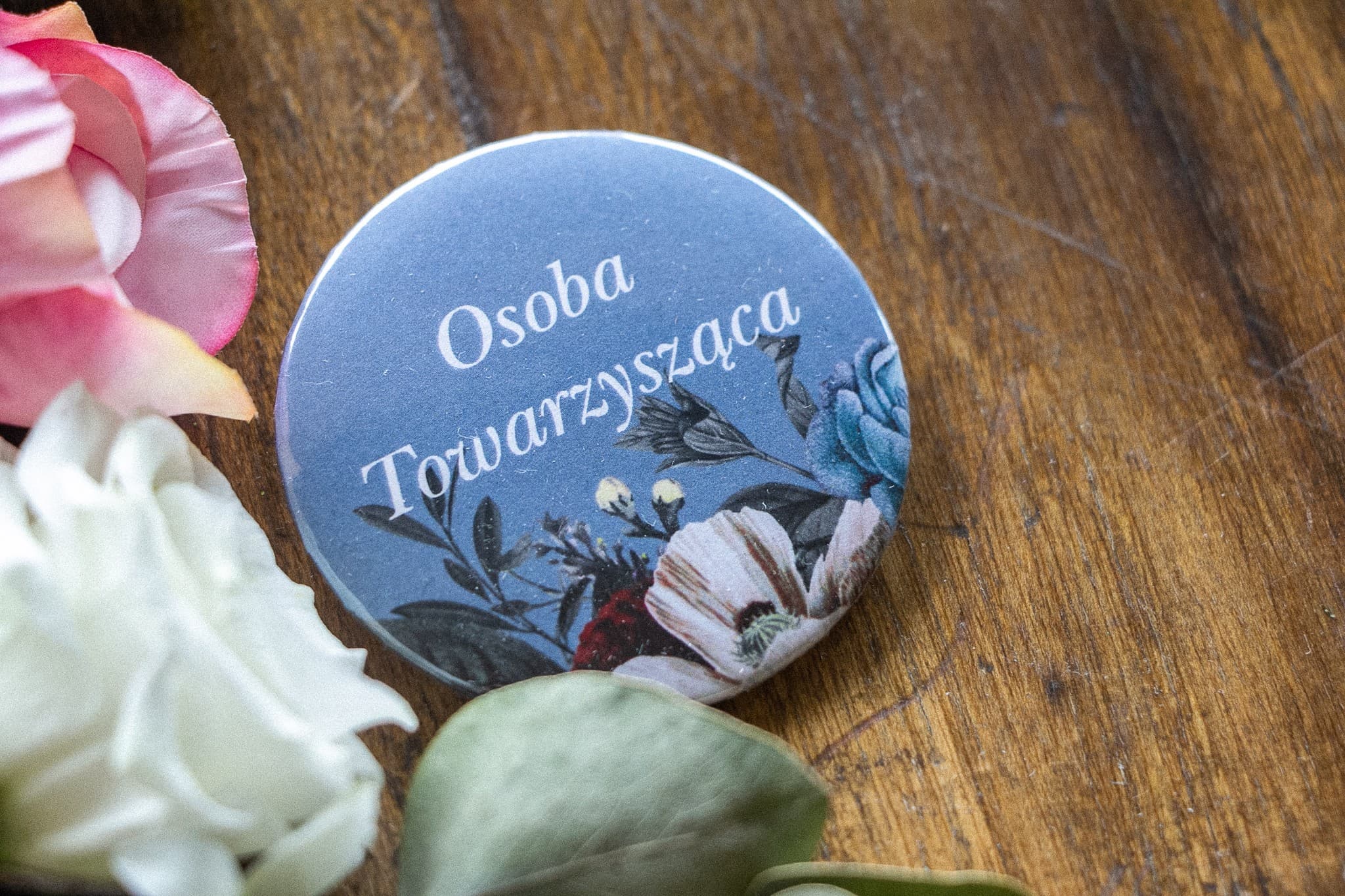 Przypinki Podziękowania dla Gości Dusty Blue Piwonie | Winietki Ślubne dla Gości | Eteryczne nr 4
