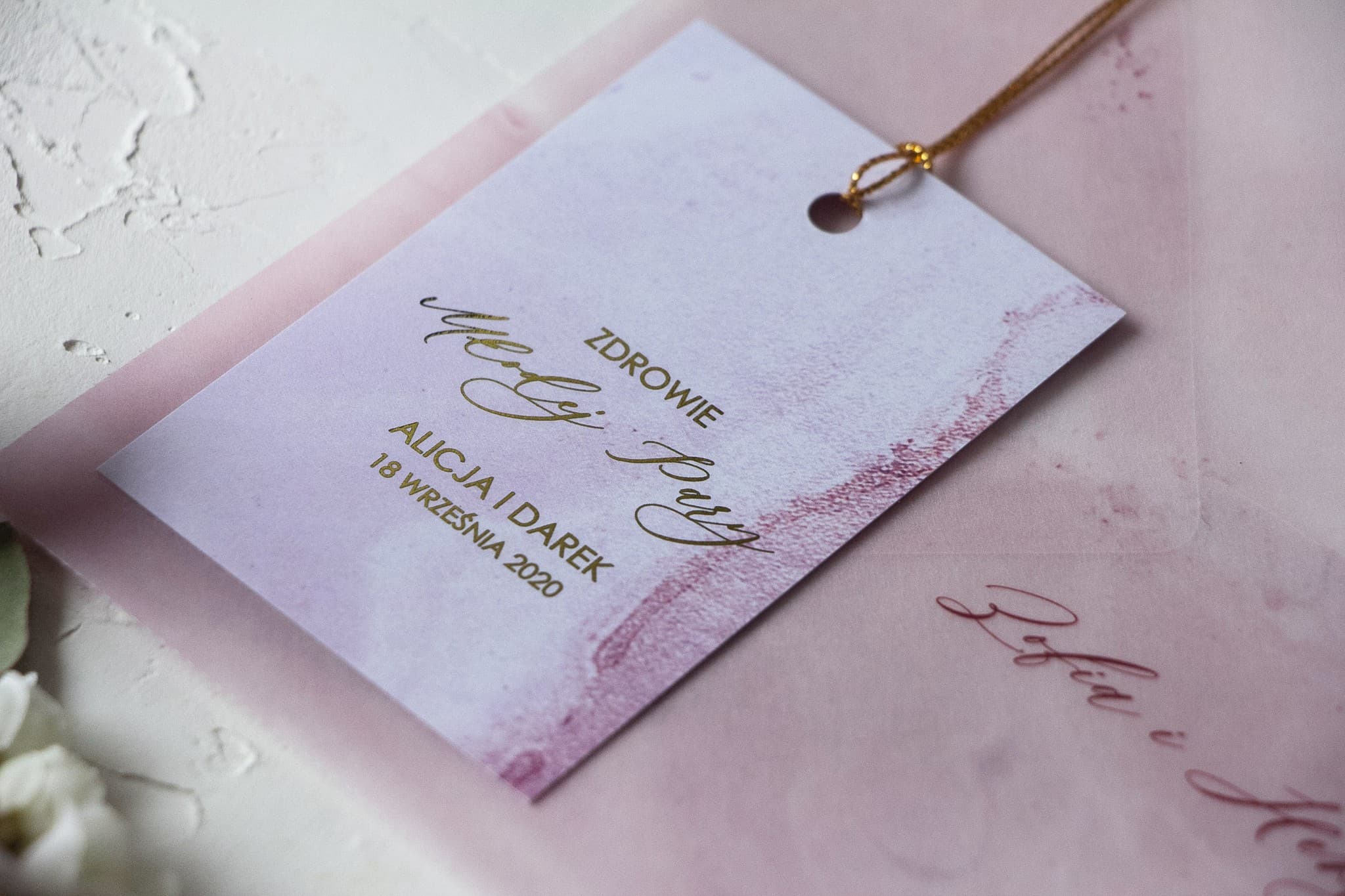 Różowe Złocone Zawieszki na Wódkę Weselną Marmur | Etykiety na Alkohol Ślubny | Marmurowe nr 2