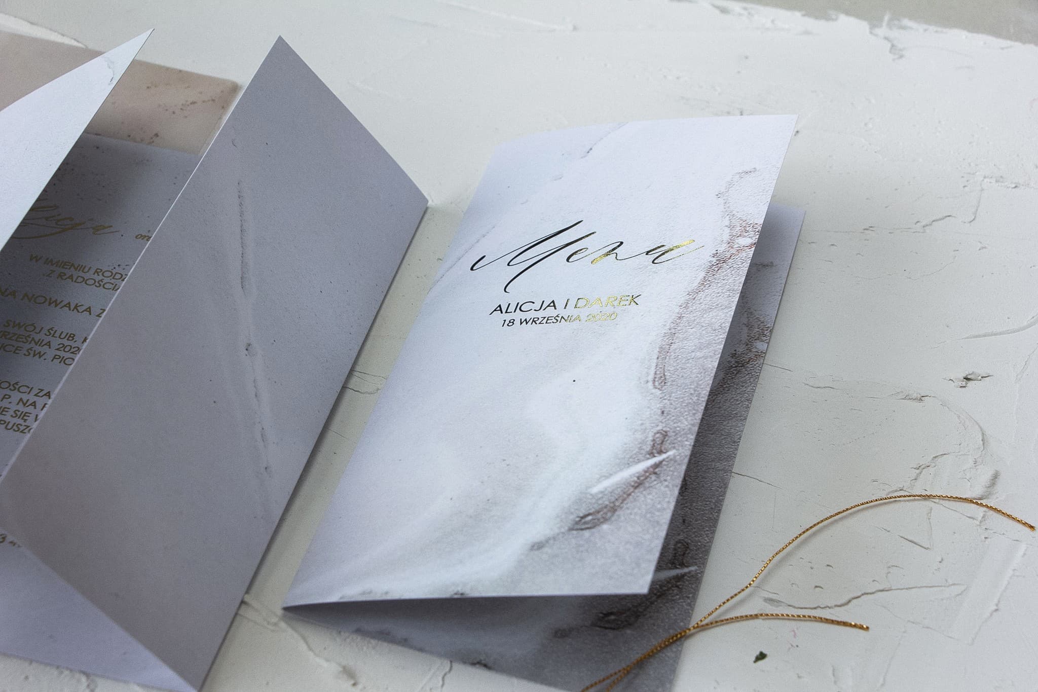 Szampańskie Menu na Stół Ślubny | Złocenia i Białe Tło | Marmurowe Nr 1