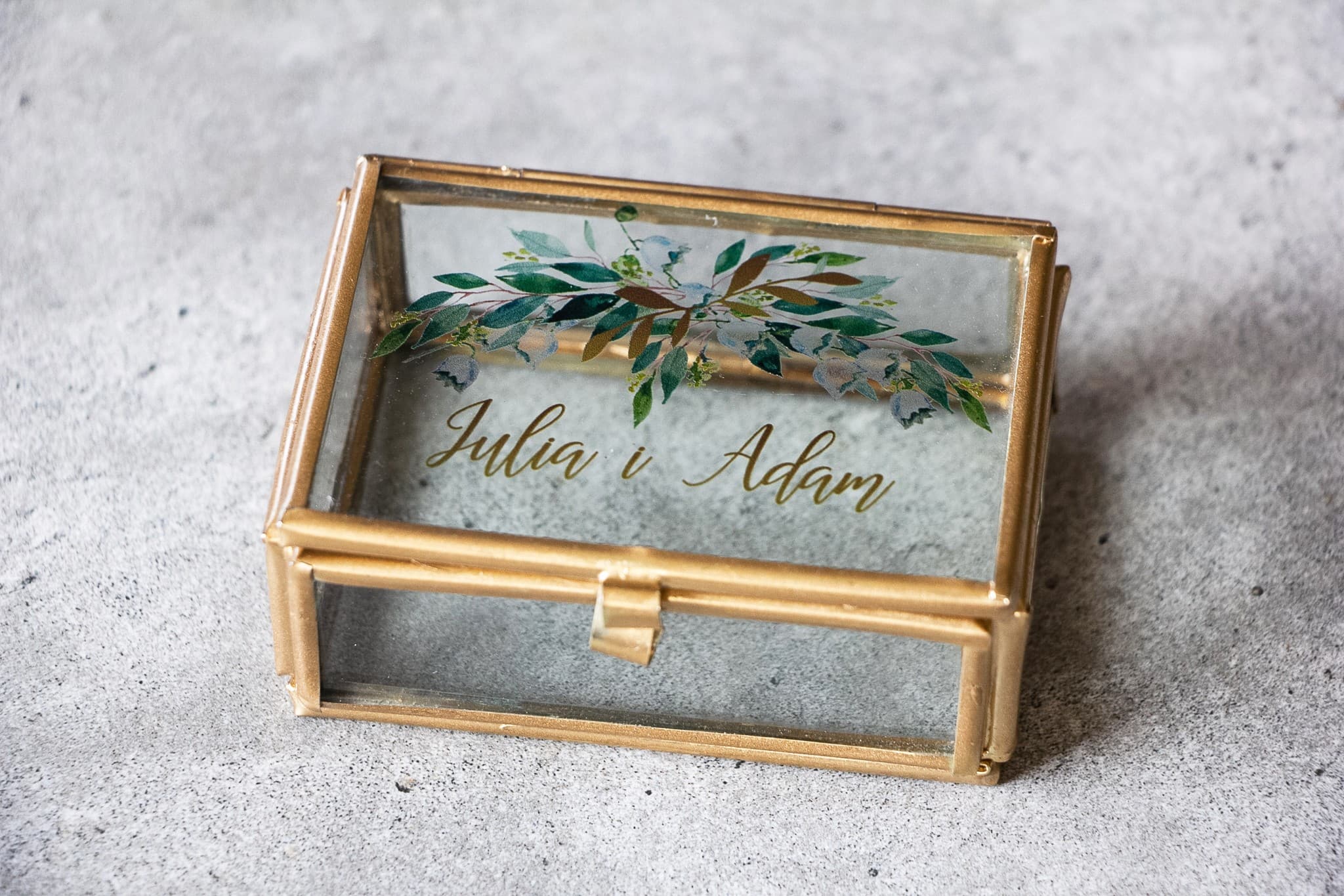 Pudełko na Obrączki Rubin nr 4 – Szklana Szkatułka z Motywem Konwalii - 3