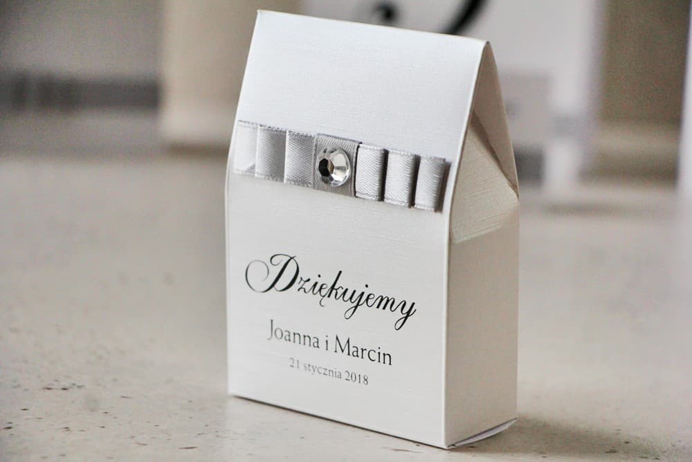 Eleganckie Pudełeczko z Kokardą i Cyrkonią na Papierze Perłowym | Podziękowania dla Gości Weselnych | Amaretto nr 3
