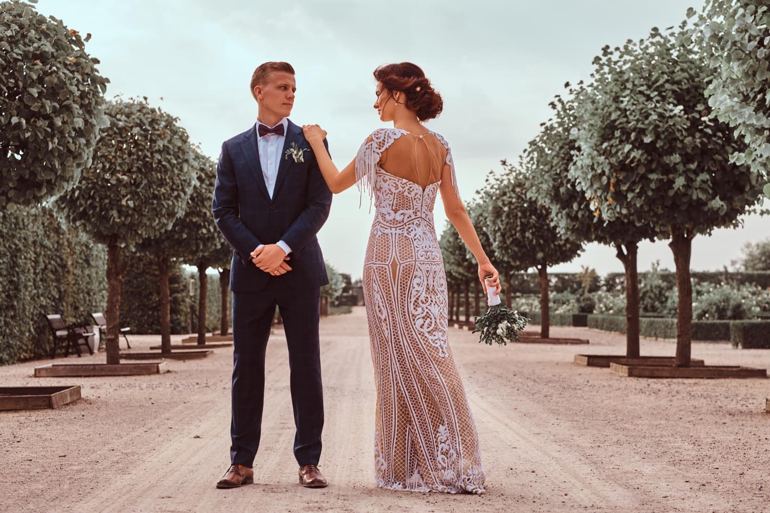 Wesele glamour – jak stworzyć luksusową atmosferę pełną blasku