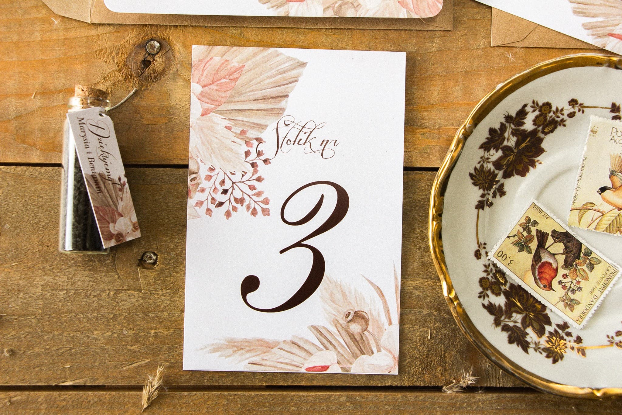 Składane Numerki na Stół Weselny z Trawą Pampasową | Botaniczne Numery na Stoły Weselne Boho | Indygo nr 6