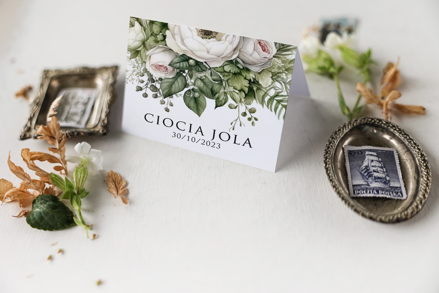 Winietki Ślubne Impresja nr 3 – Klasyczne Wizytówki na Stół z Motywem Białych Róż