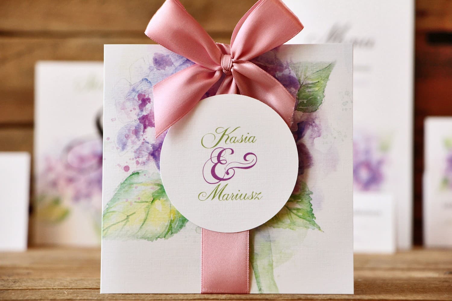 Zaproszenia ślubne w etui z akwarelową hortensją i kokardką Malowane Kwiaty nr 3