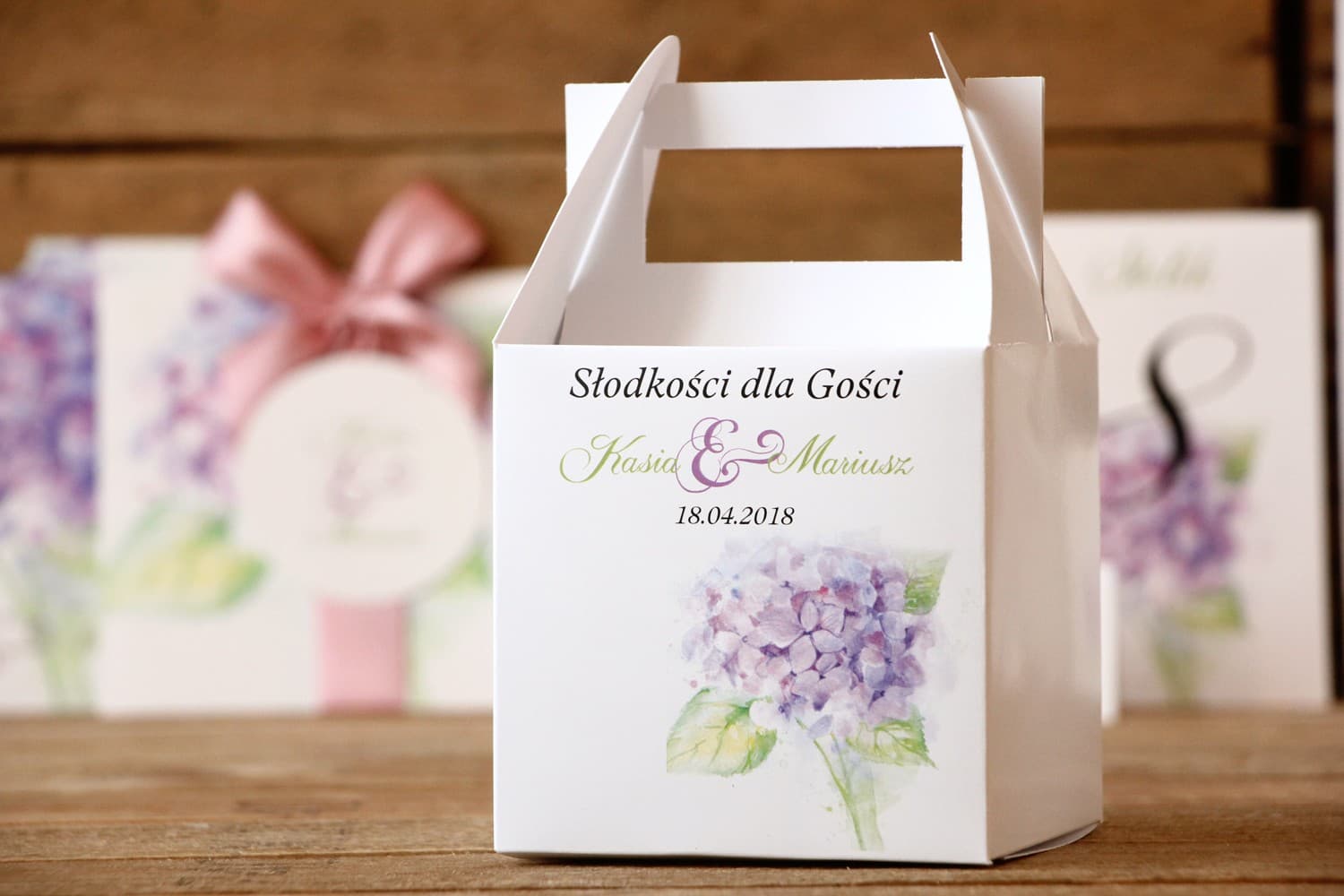 Pudełka na Ciasto Weselne z Rączką Personalizowane | Fioletowa Hortensja Akwarela | Malowane Kwiaty nr 3