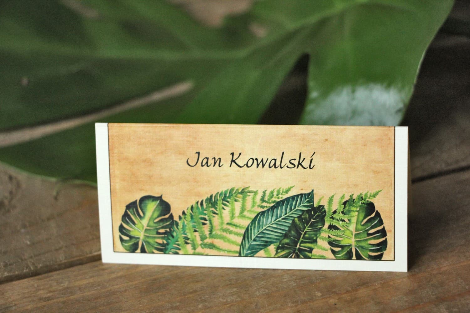 Winietki Ślubne Karmelowe nr 5 – Wizytówki na Stół z Motywem Liści Paproci