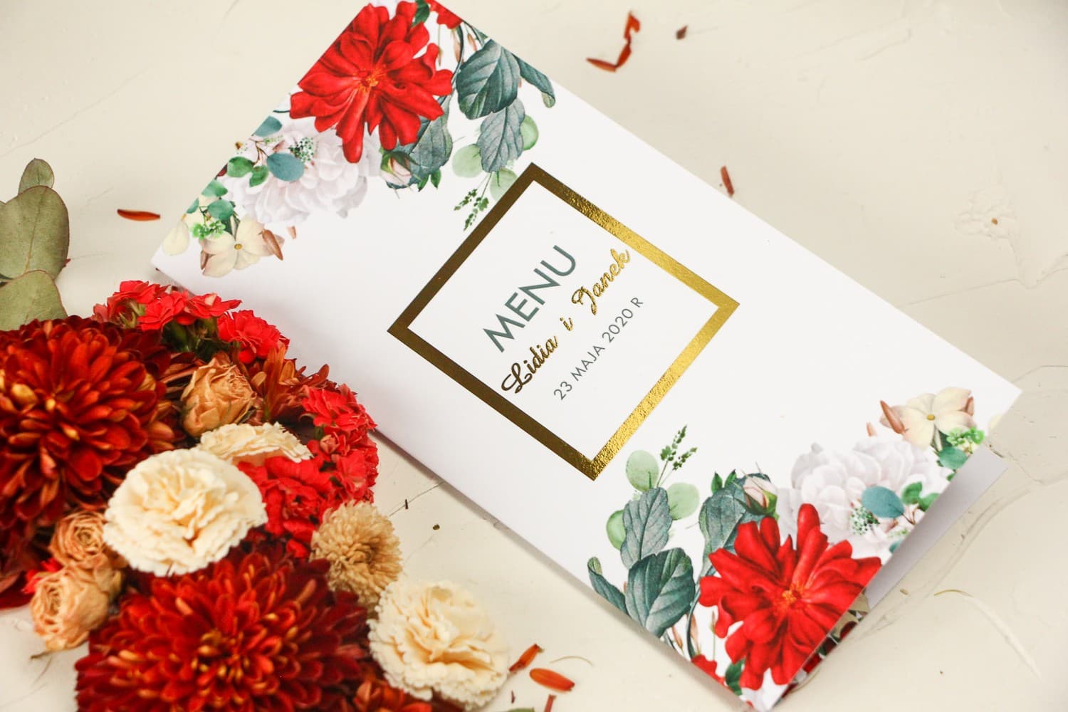 Eleganckie menu weselne bordowe z różami i złotem | Karta dań na stół weselny glamour | Avril Nr 4