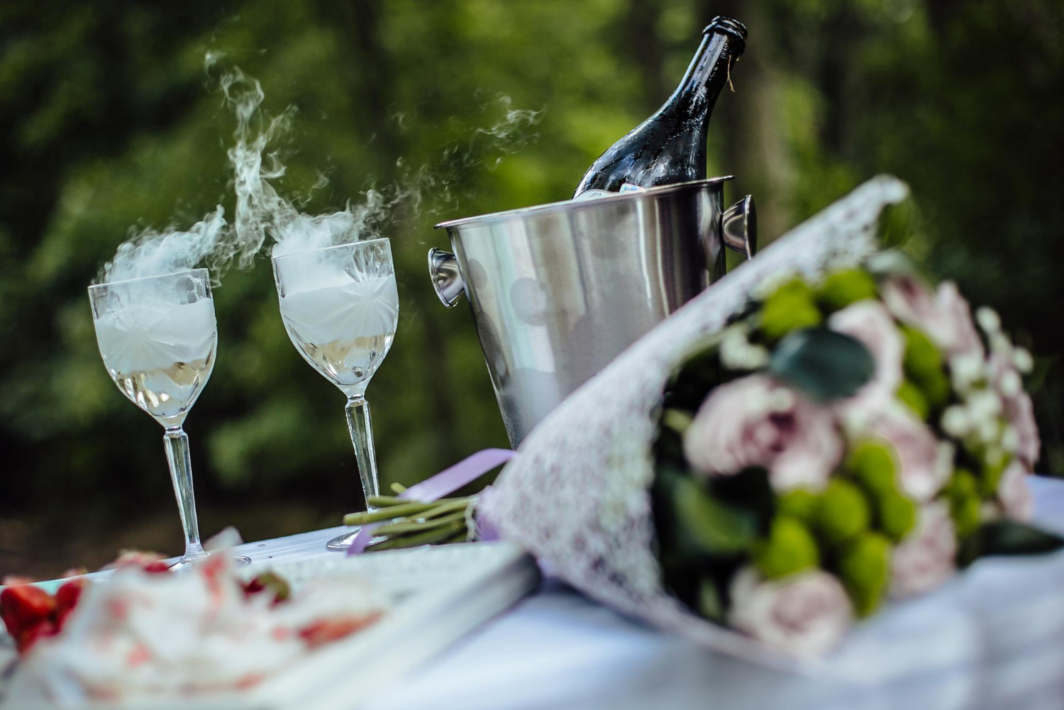 Drinki weselne i napoje – Kompletny przewodnik po organizacji idealnego baru na wesele